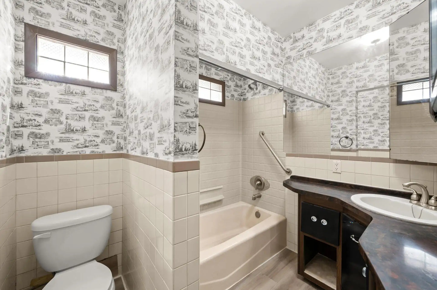 304 Warwick Street, Saint Paul, MN 55105