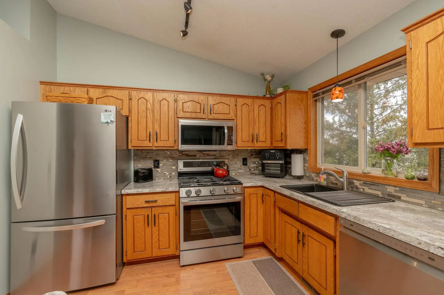 1326 Primrose Lane, Shakopee, MN 55379