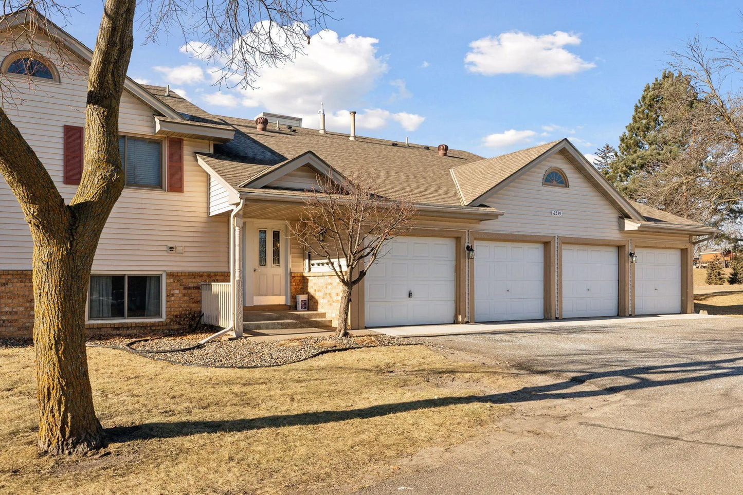 6239 Magda Drive, Maple Grove, MN 55369