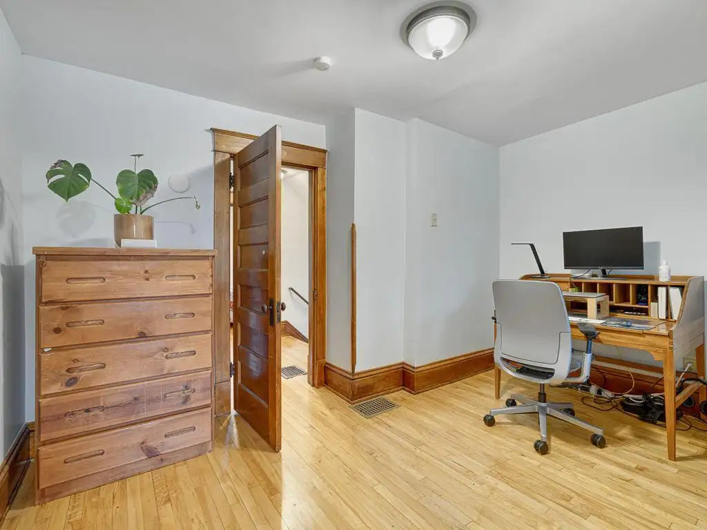 1183 Thomas Avenue, Saint Paul, MN 55104