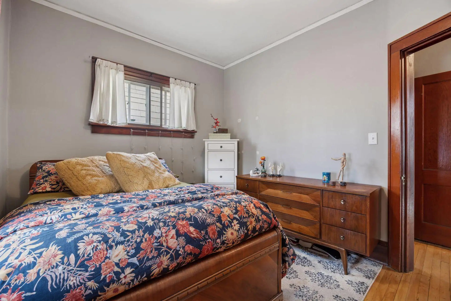 807 Hamline Avenue, Saint Paul, MN 55104