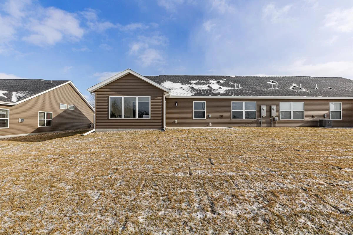 2834 Meadowview Lane, Owatonna, MN 55060