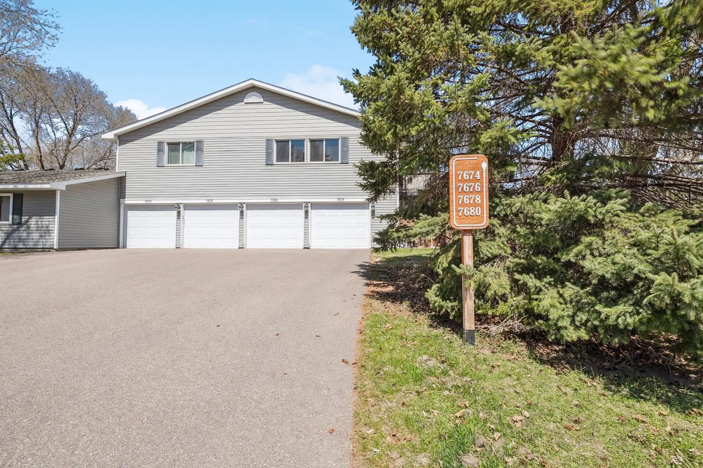 7680 13th Street, Oakdale, MN 55128