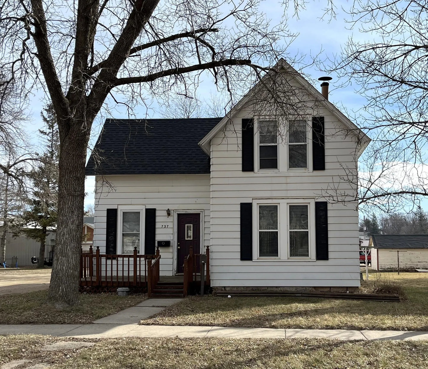 737 3rd Avenue, Windom, MN 56101