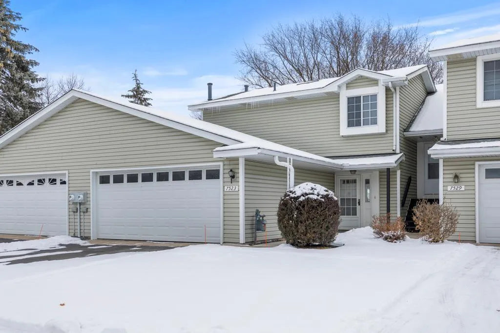 7523 15th Street Lane, Oakdale, MN 55128