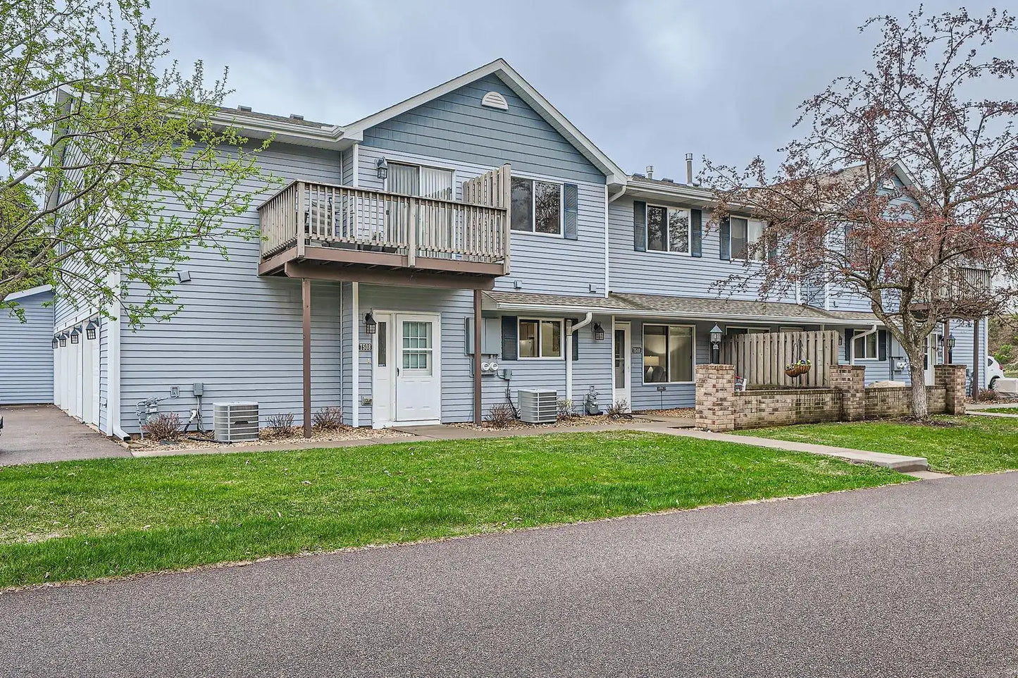 7510 15th Street Lane, Oakdale, MN 55128