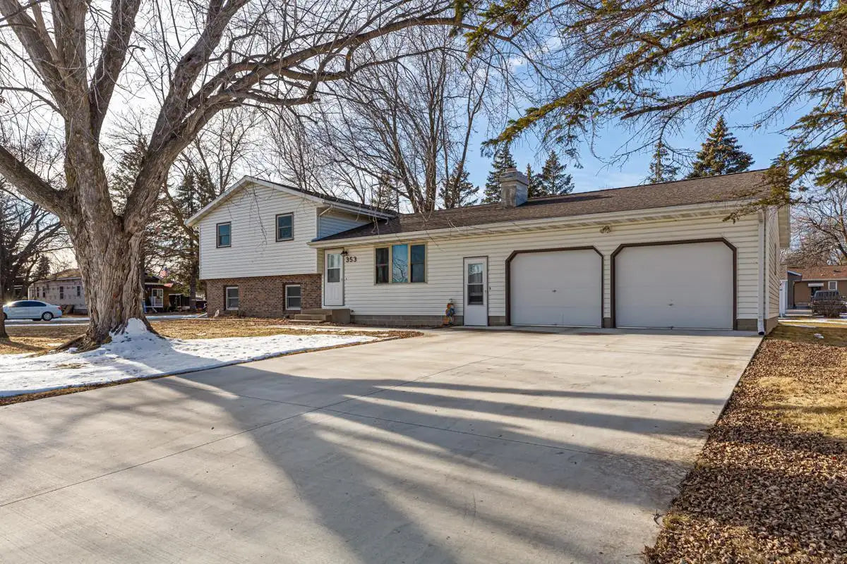 353 1st Street, Gaylord, MN 55334