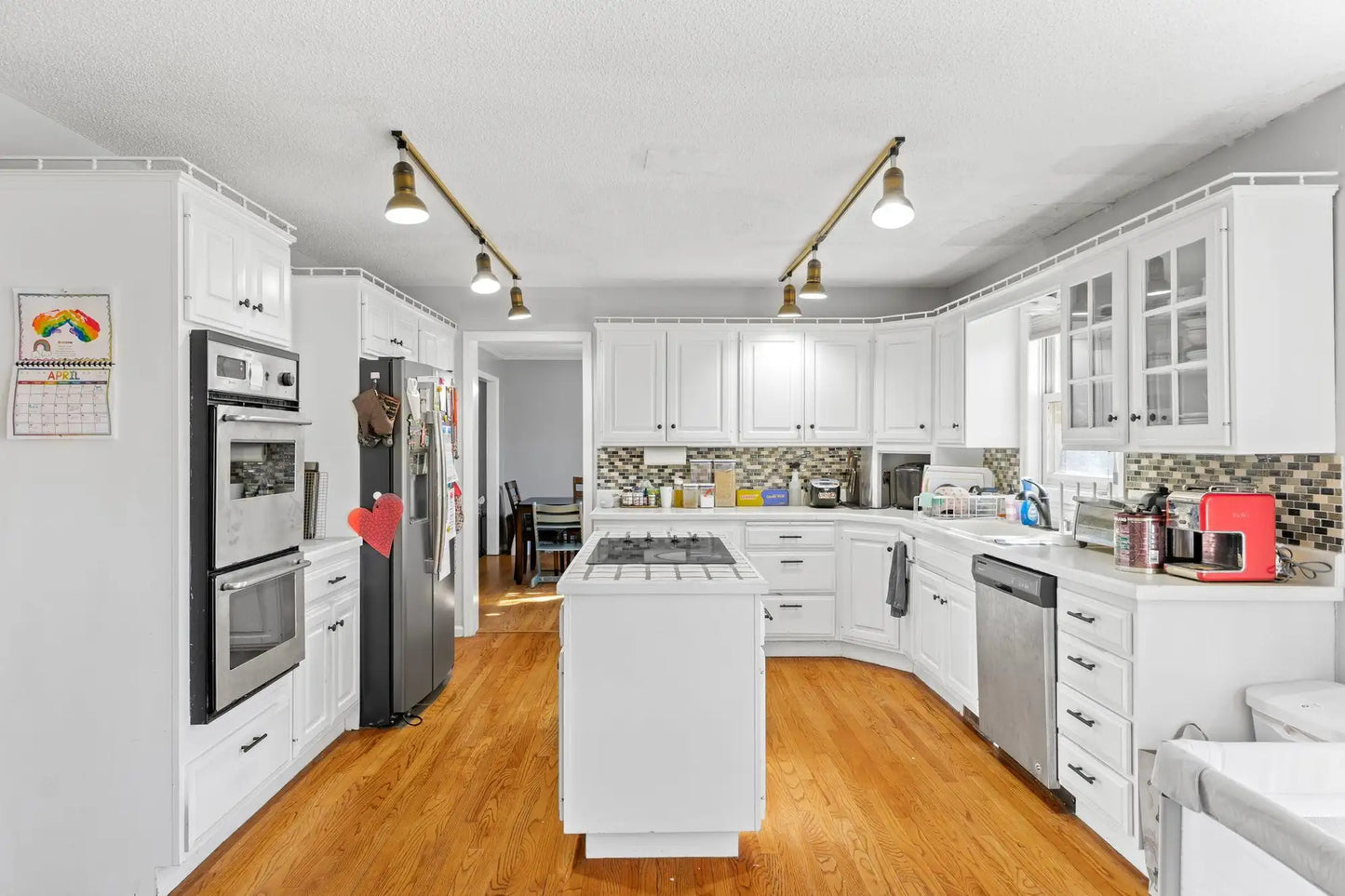 1900 Vernon Drive, Minnetonka, MN 55305