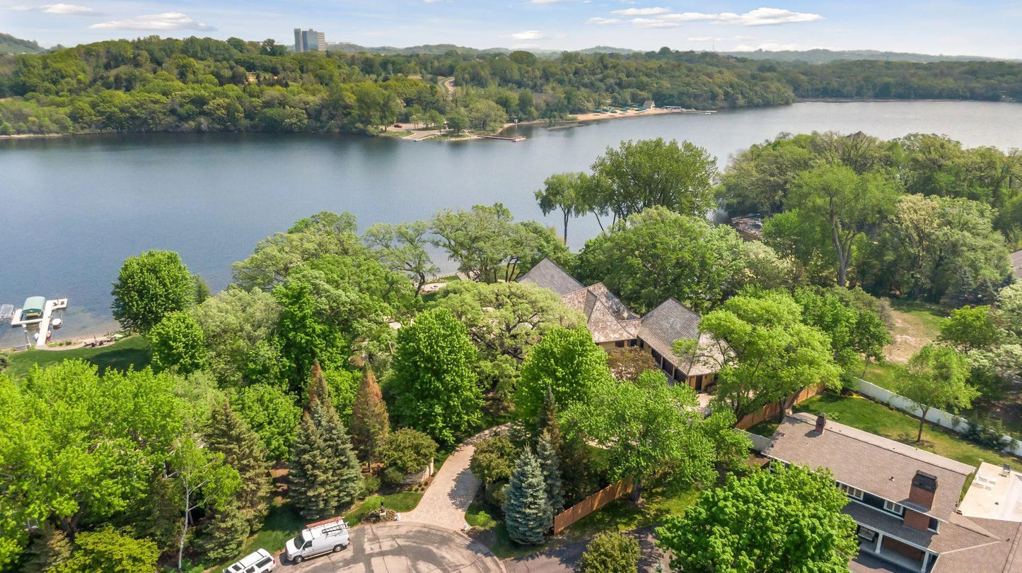 12535 Beach Circle, Eden Prairie, MN 55344