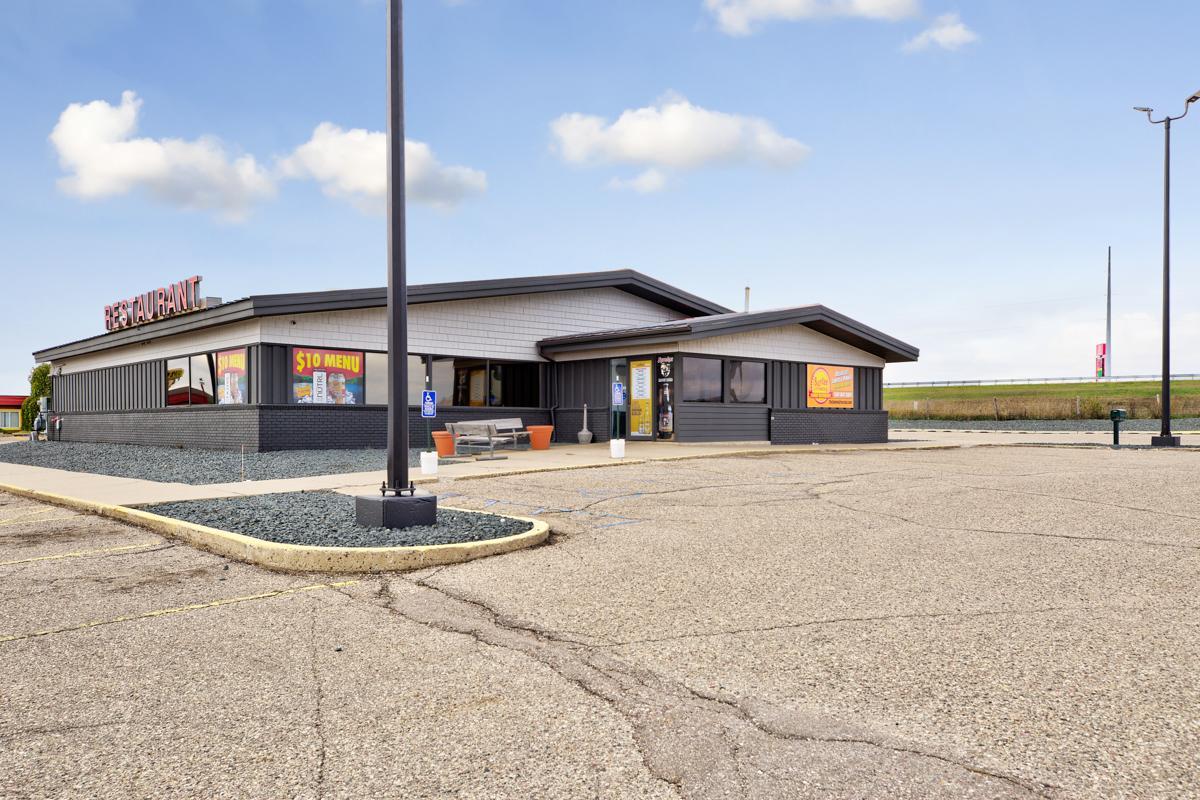 1061 Highway 71 , Jackson, MN 56143