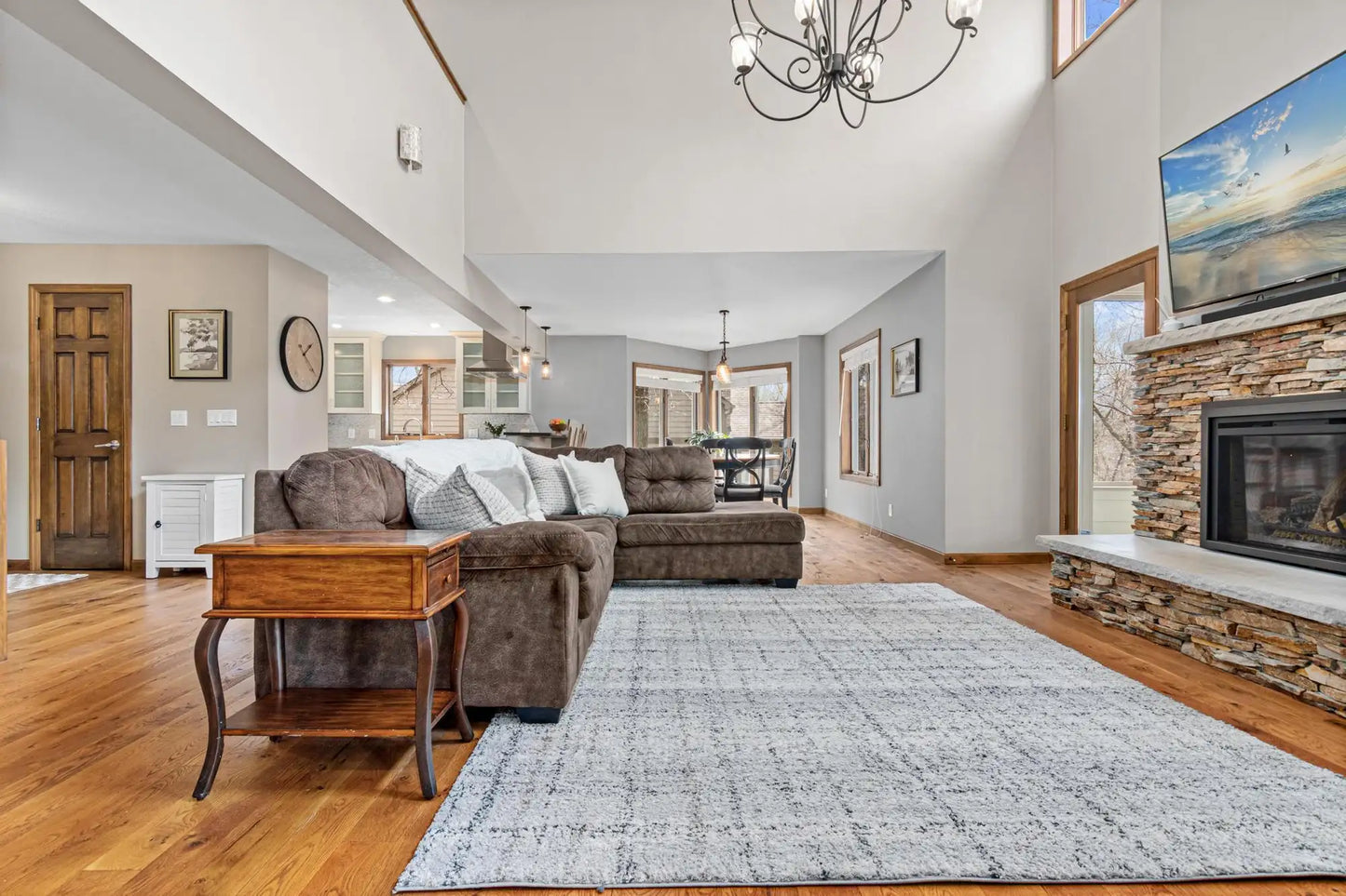 130 Wildwood Bay Drive, Mahtomedi, MN 55115