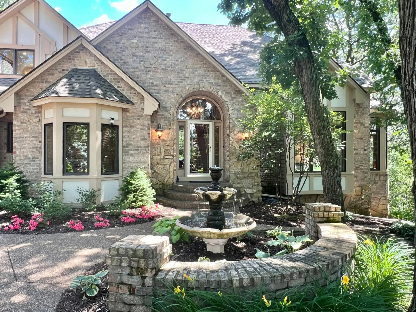 803 Promontory Place, Eagan, MN 55123