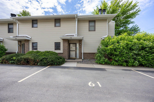 926 Travelers Trail, Burnsville, MN 55337