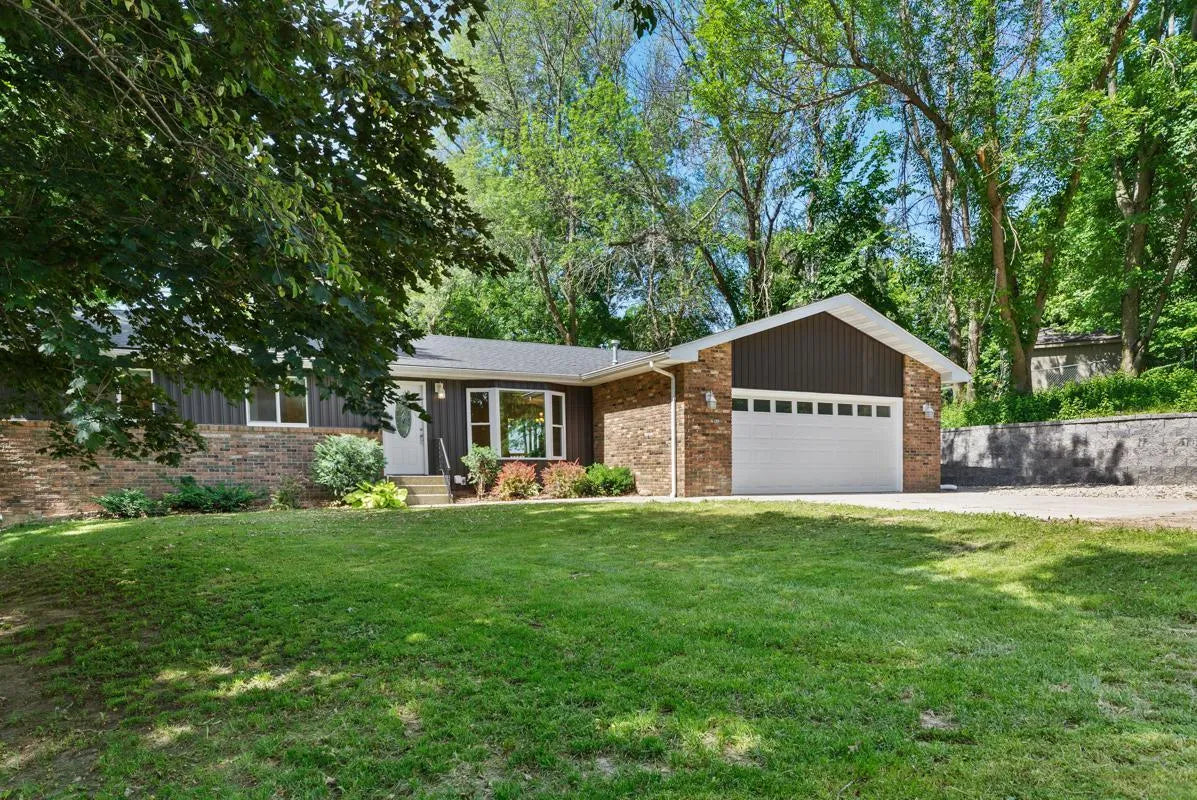 6146 Fairfax Way, Faribault, MN 55021