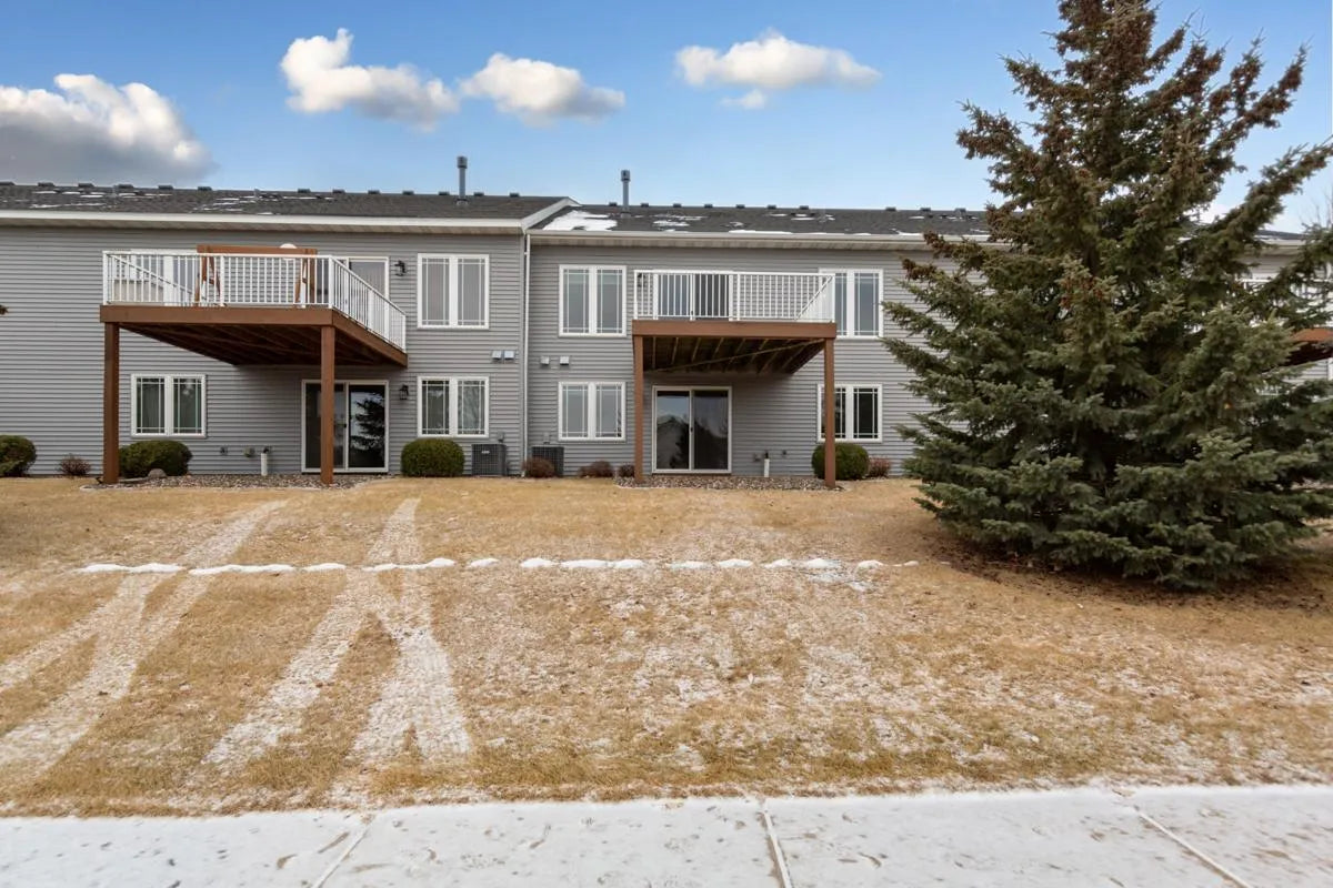 2806 Village Drive, Faribault, MN 55021