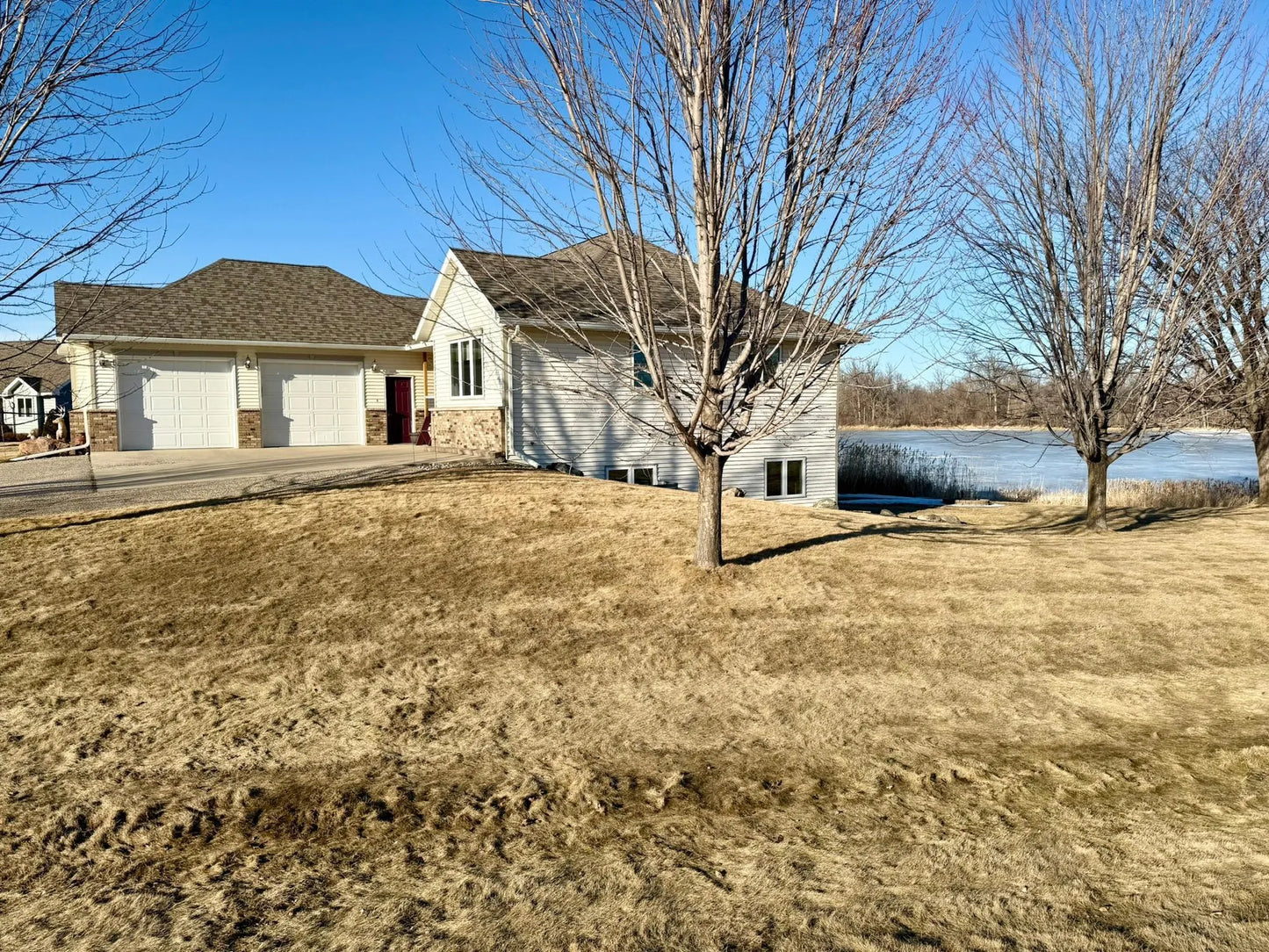 1211 Moorstone Drive, Alexandria, MN 56308