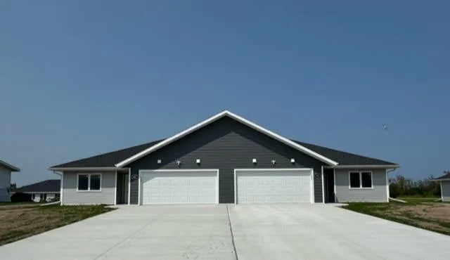 607 McKinley Street, Warroad, MN 56763