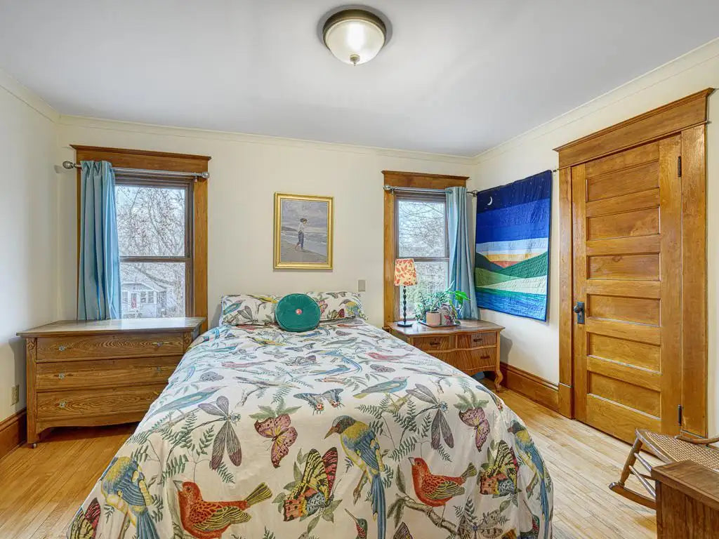 1183 Thomas Avenue, Saint Paul, MN 55104