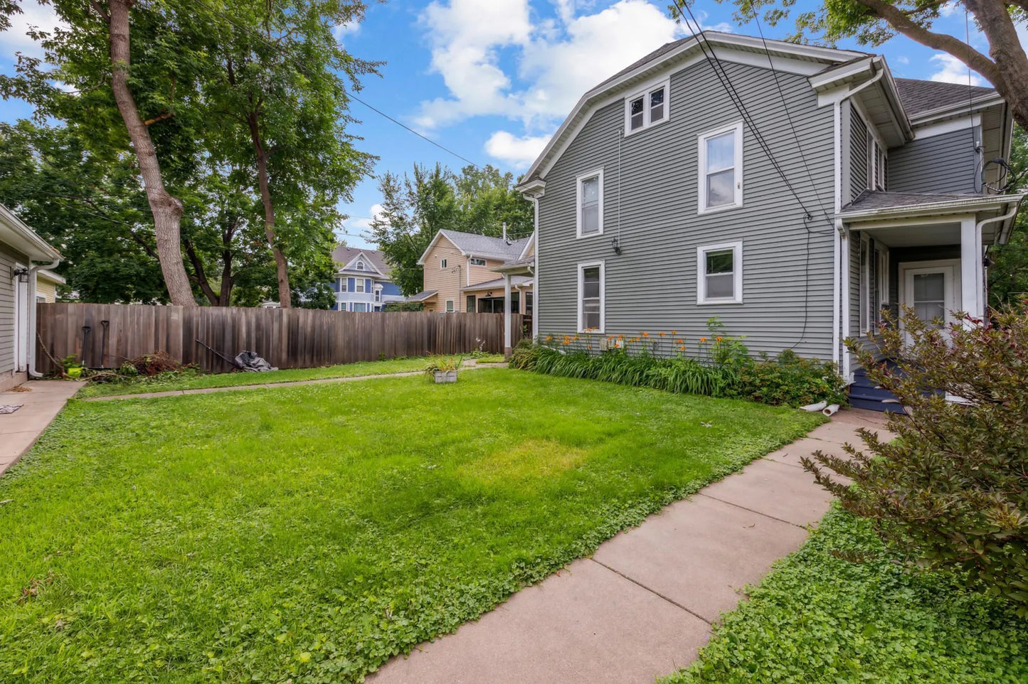 1889 Carroll Avenue, Saint Paul, MN 55104