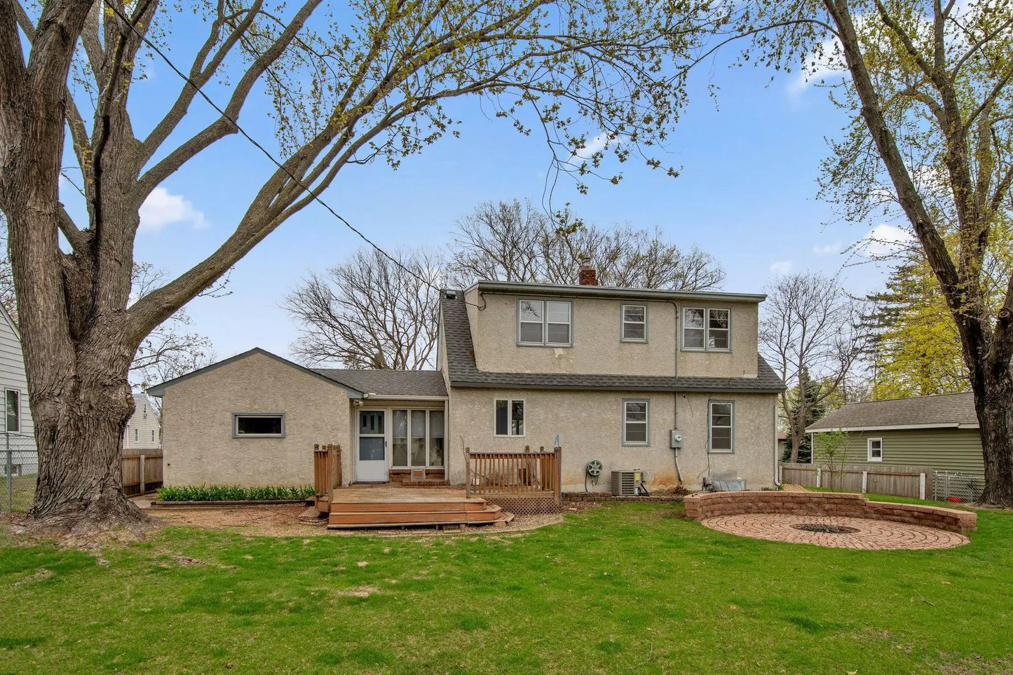 130 Skillman Avenue, Maplewood, MN 55117