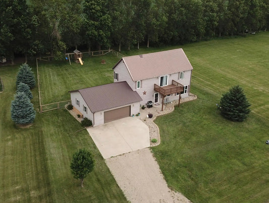 32 Lime Lake Drive, Avoca, MN 56114