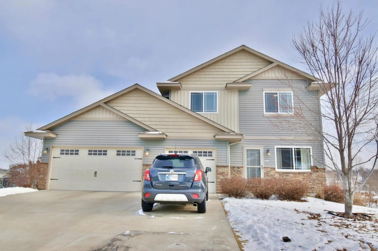 17953 Nixon Drive, Elk River, MN 55330