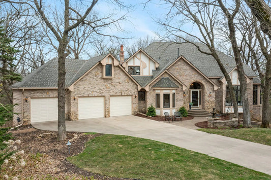803 Promontory Place, Eagan, MN 55123
