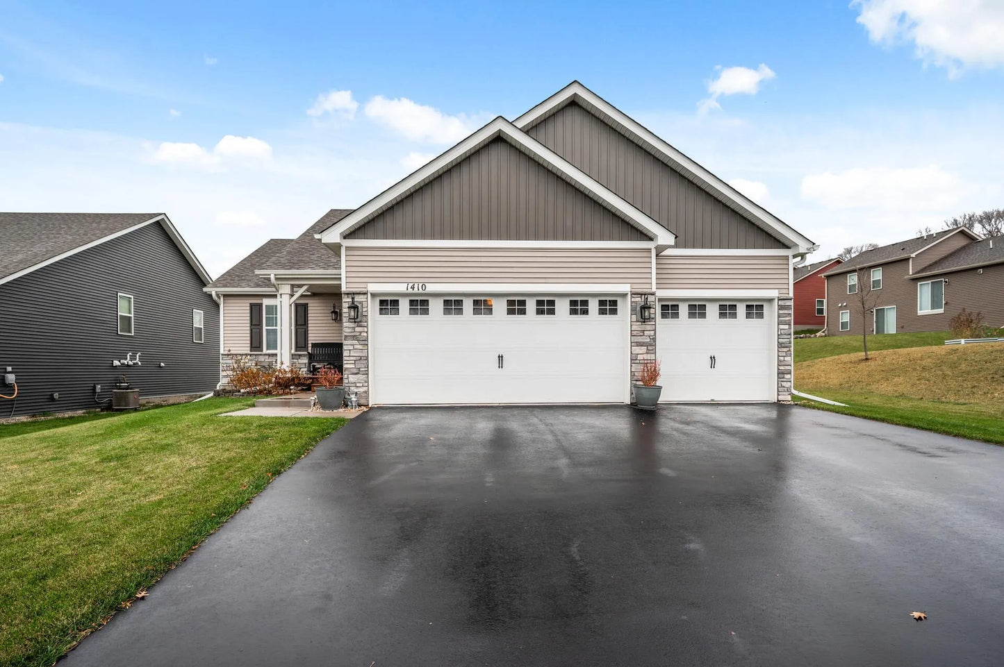 1410 Amberglen Circle, Shakopee, MN 55379