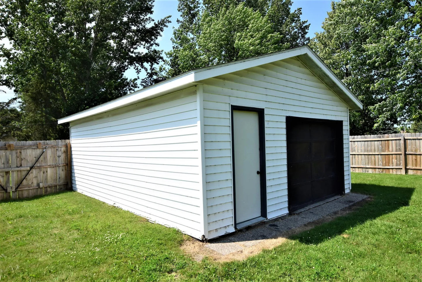 313 10th Avenue, Roseau, MN 56751