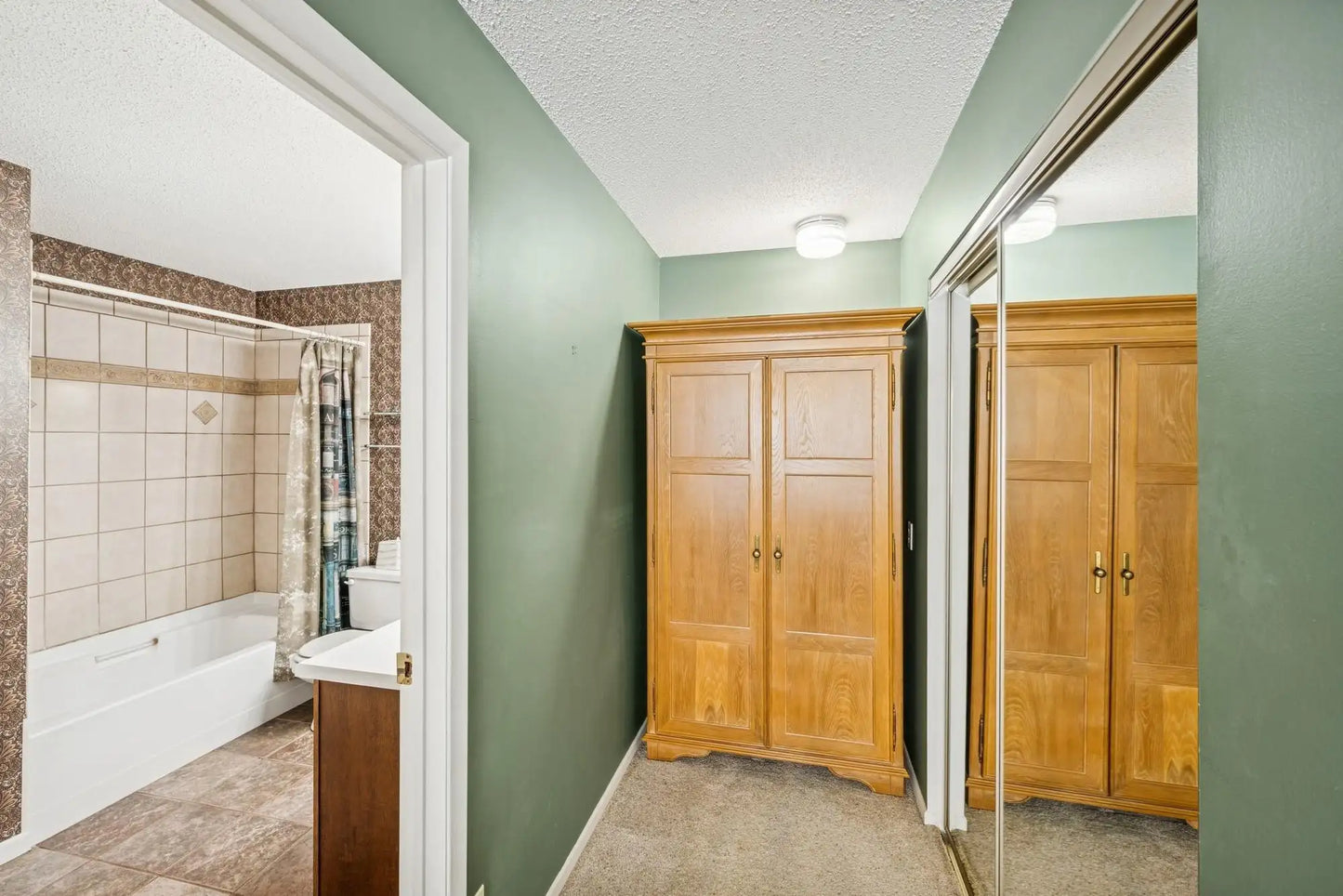 340 Ford Road, Saint Louis Park, MN 55426