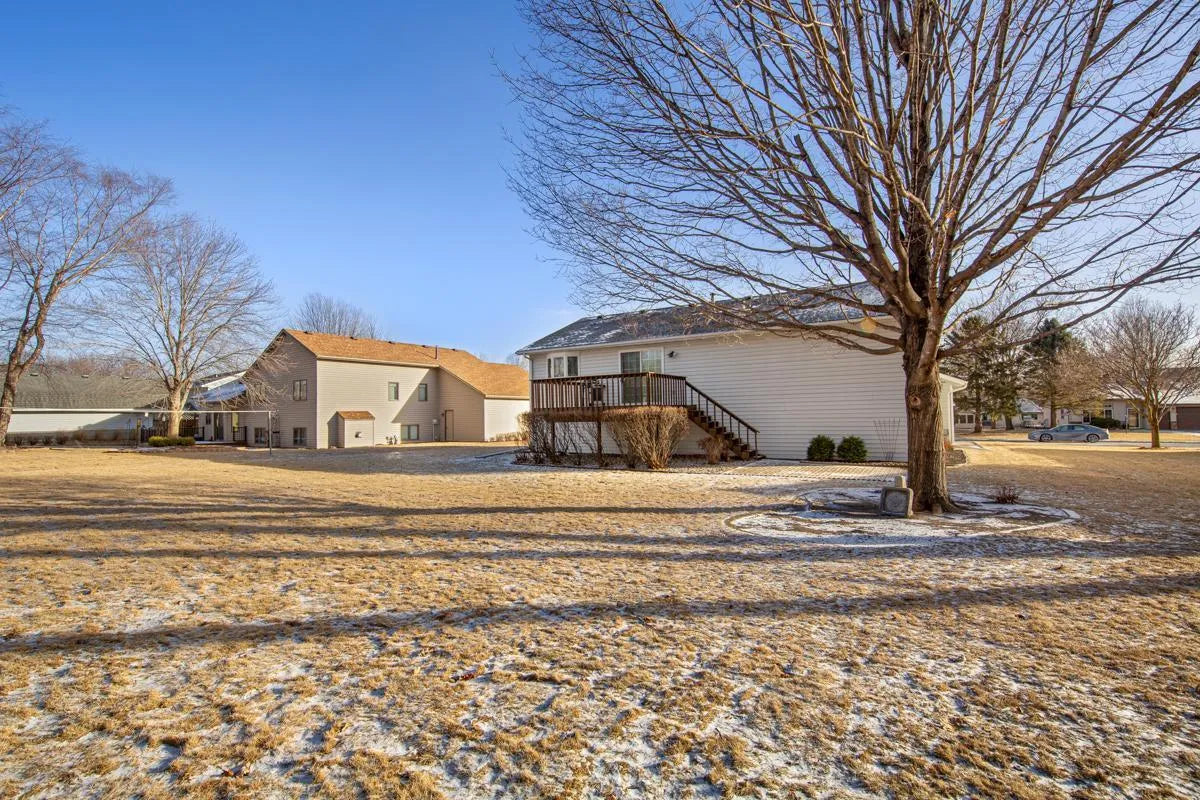 1424 Trailwood Lane, Faribault, MN 55021