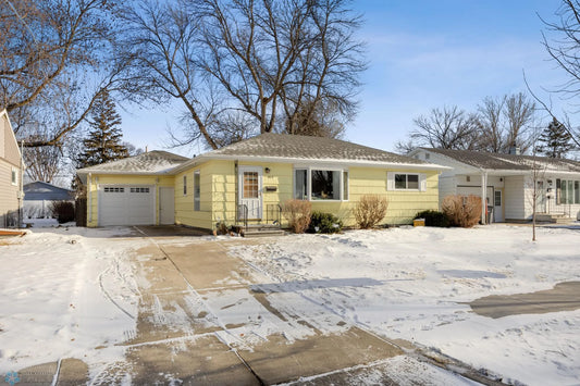 1412 15th Street, Moorhead, MN 56560