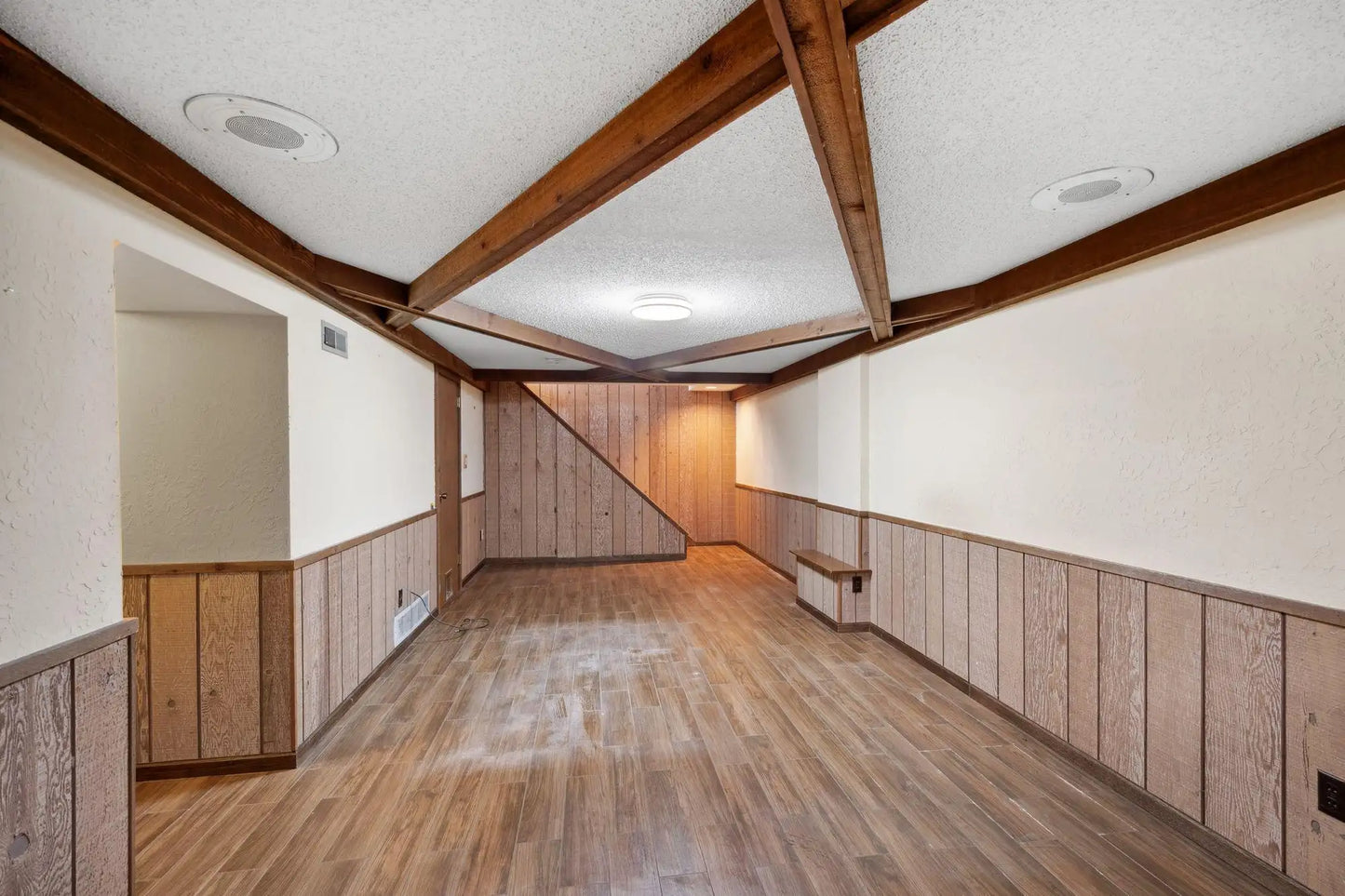 130 Skillman Avenue, Maplewood, MN 55117