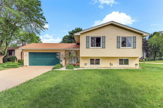 2261 Clark Street, Eagan, MN 55122