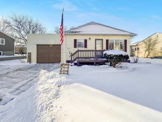 205 High Street, Russell, MN 56169