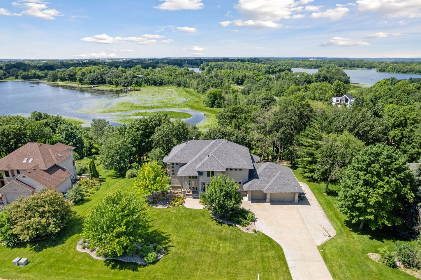 1017 Vista Ridge Lane, Shakopee, MN 55379