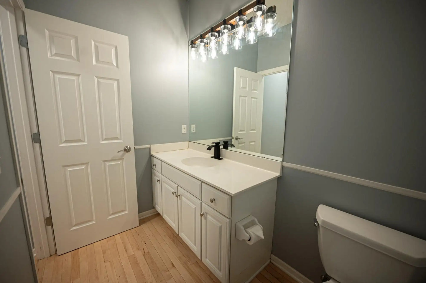 10100 Bridgehill Terrace, Eden Prairie, MN 55347