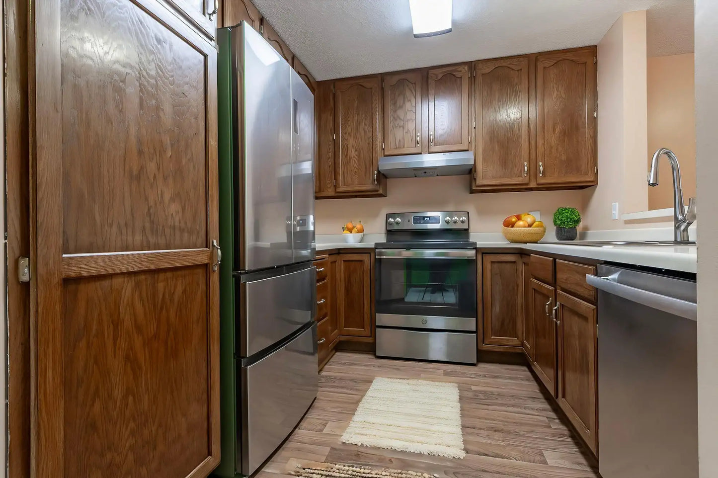 7631 Edinborough Way, Edina, MN 55435