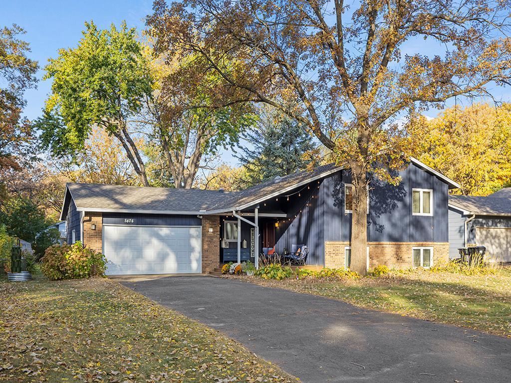 8404 Sunnyside Road, Mounds View, MN 55112