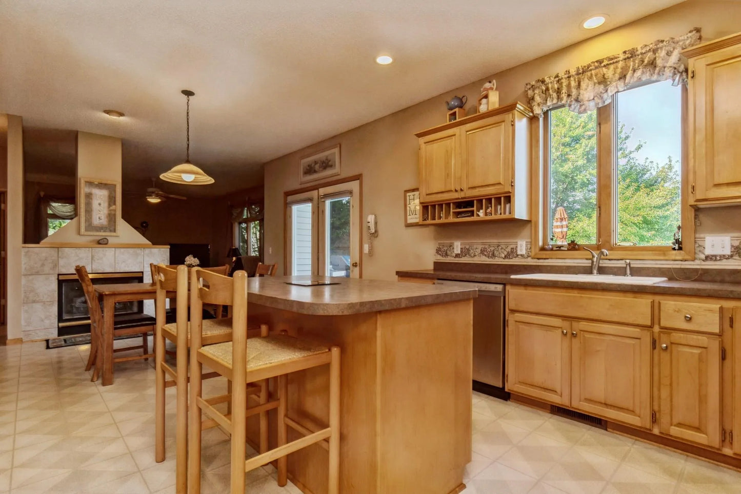 8707 Stratford Crossing, Brooklyn Park, MN 55443