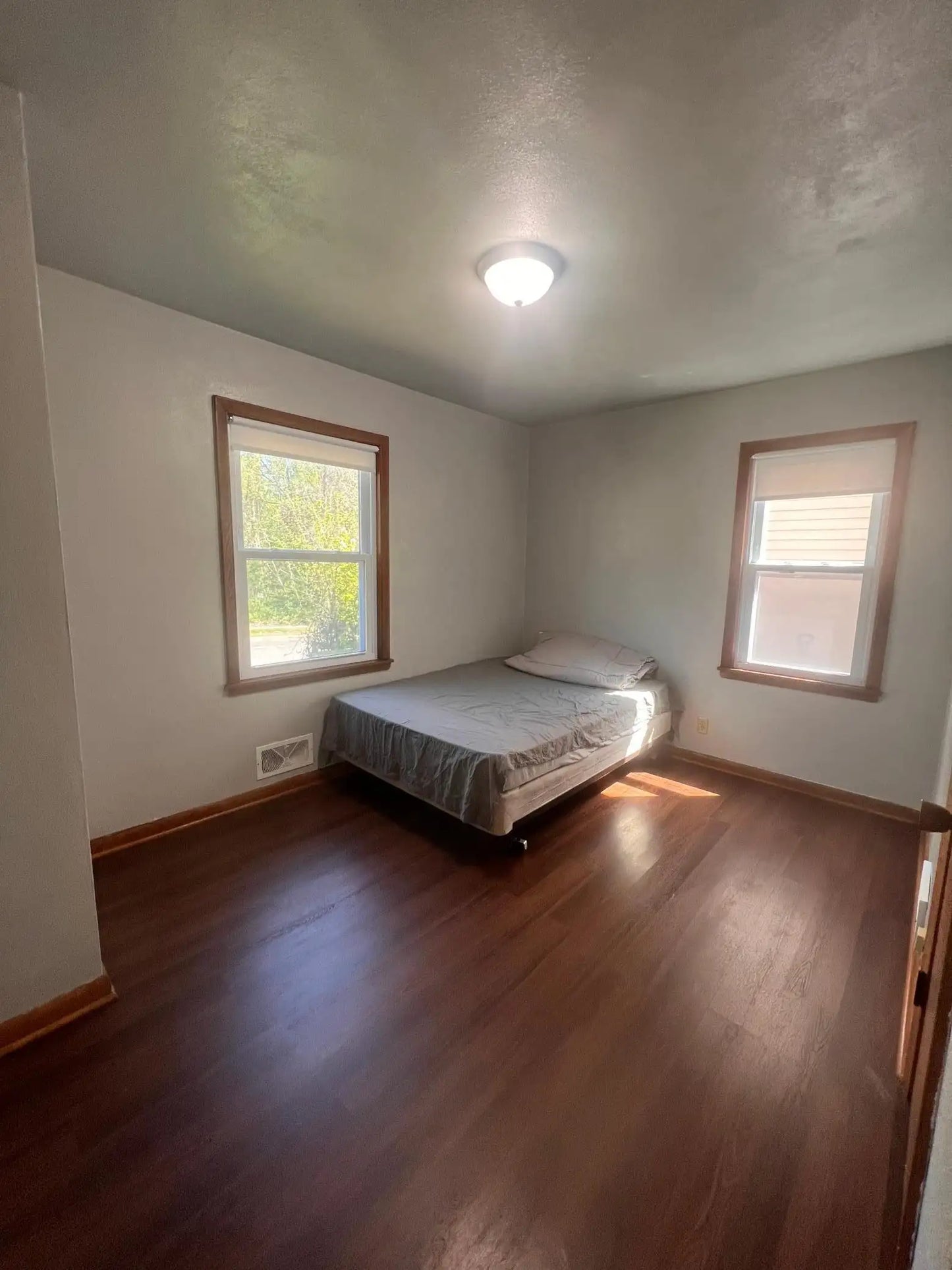 1008 4th Street, Saint Paul, MN 55106