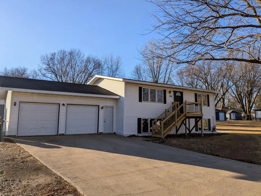 2230 Gene Avenue, Albert Lea, MN 56007