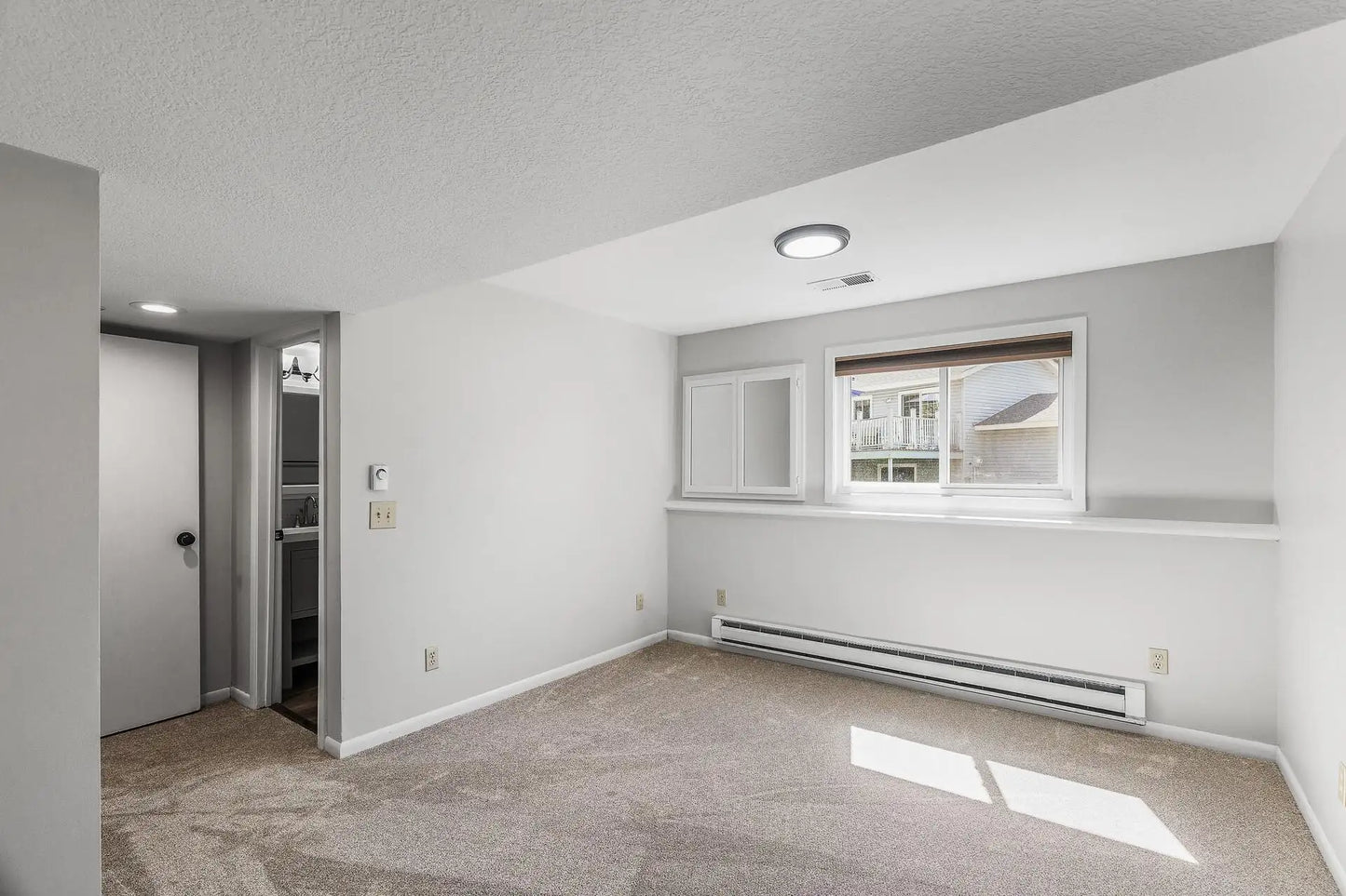 255 Hallam Curve, Mahtomedi, MN 55115