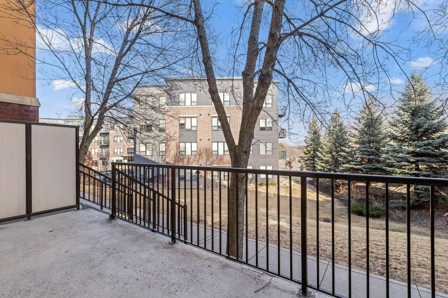 150 Burnsville Parkway, Burnsville, MN 55337