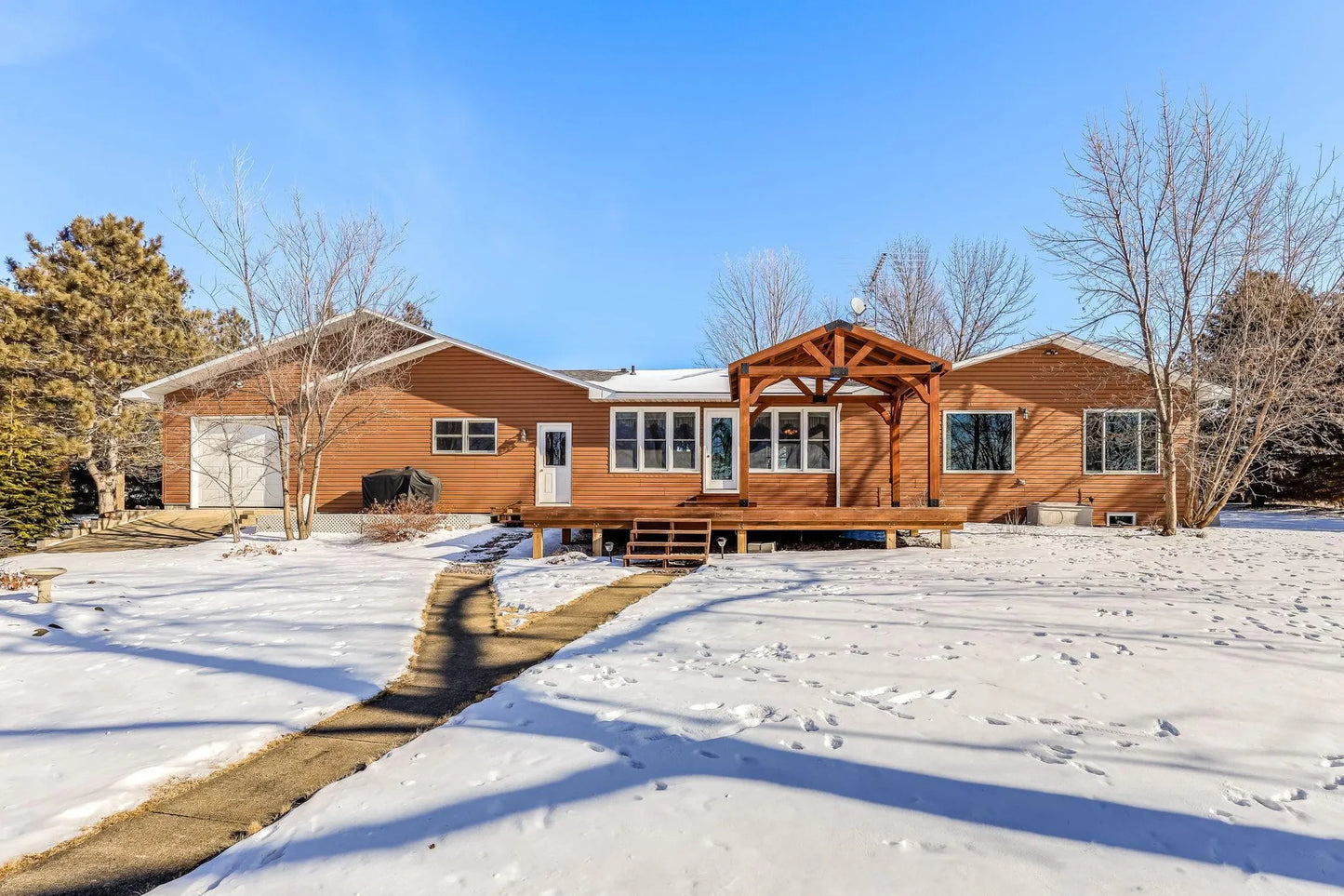 48937 North Shore Road, Waterville, MN 56096