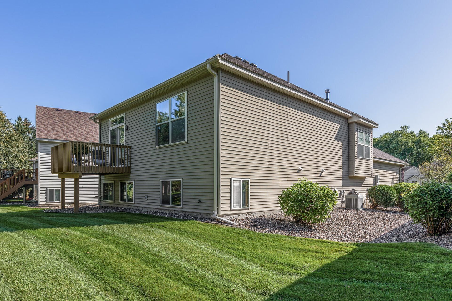 2651 Oak Ridge Trail, Woodbury, MN 55125