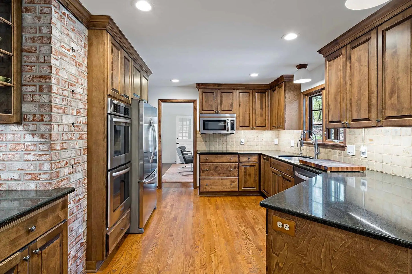 5 Shore Road, North Oaks, MN 55127
