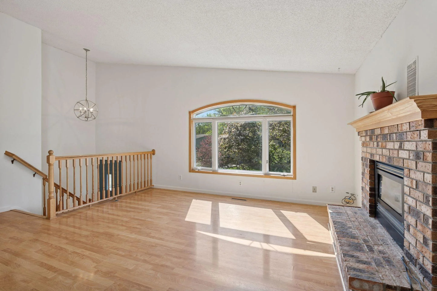 8280 Cypress Lane, Eden Prairie, MN 55347