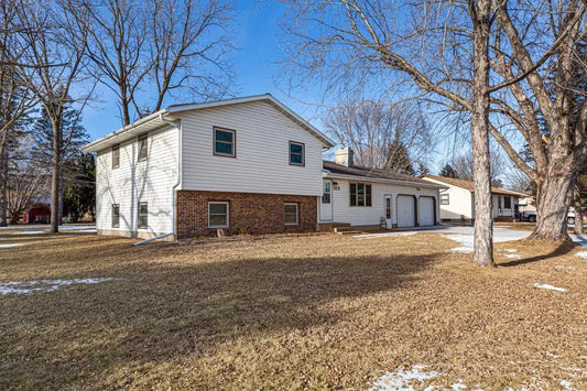 353 1st Street, Gaylord, MN 55334