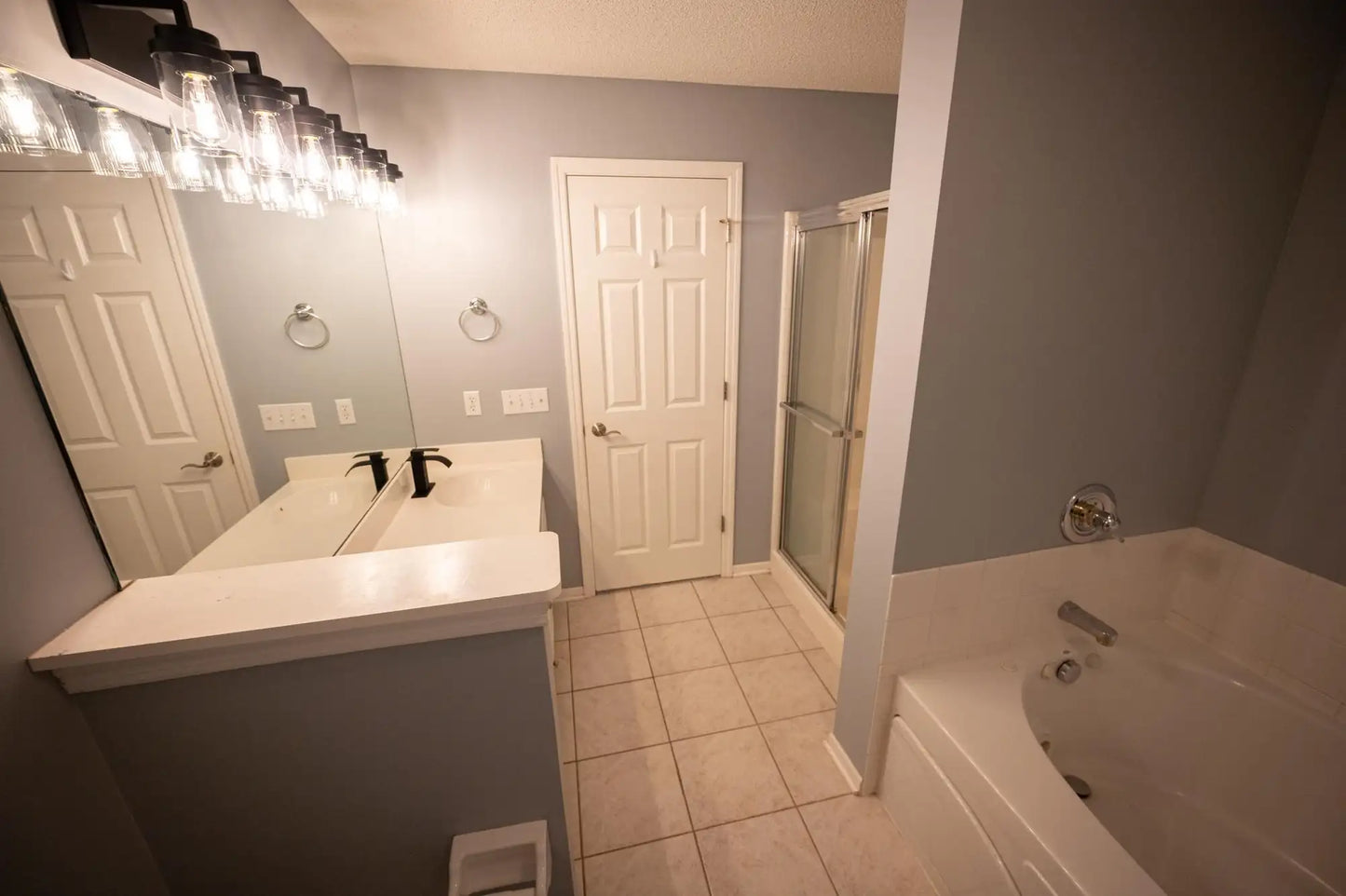 10100 Bridgehill Terrace, Eden Prairie, MN 55347